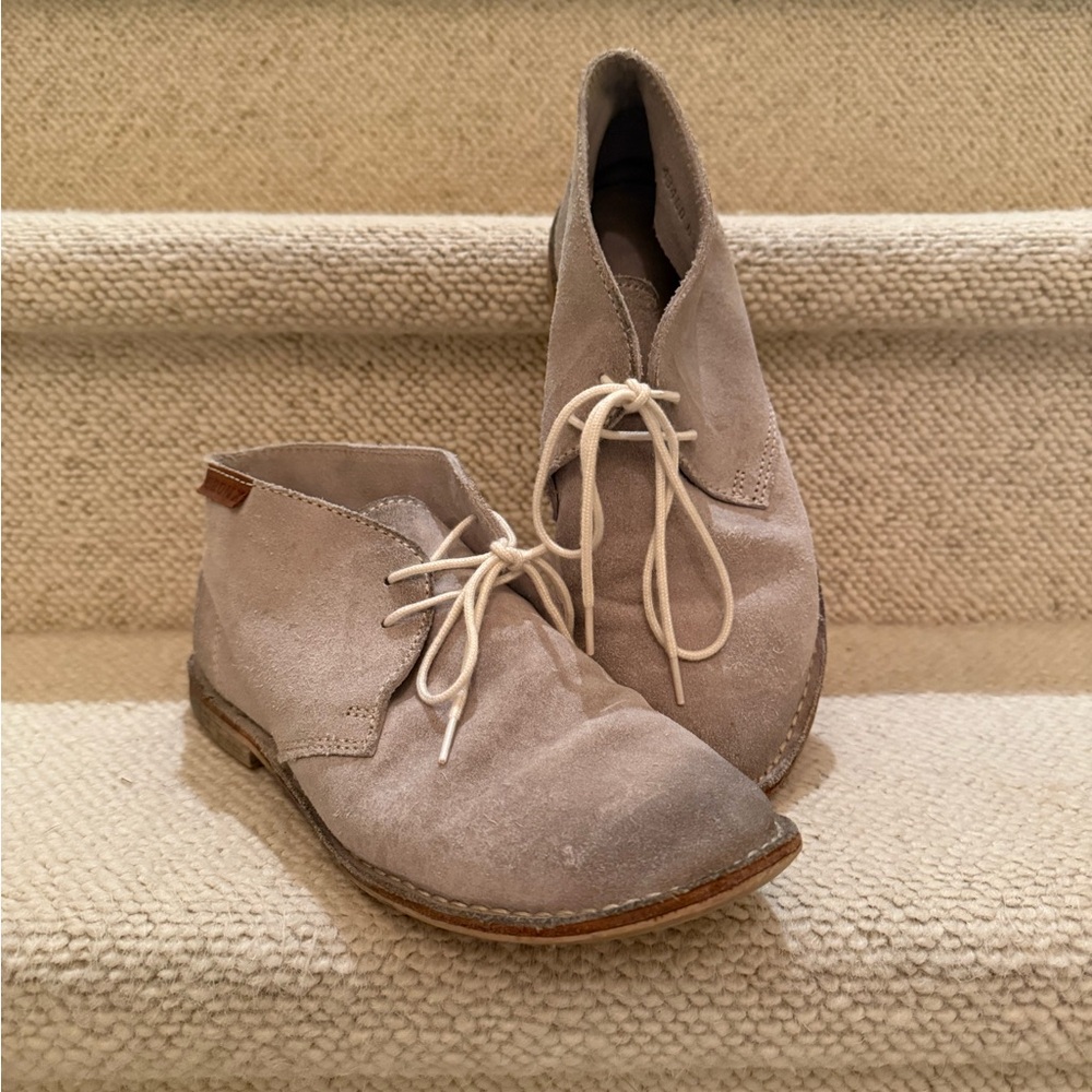 Bronx Light Gray Suede Boots